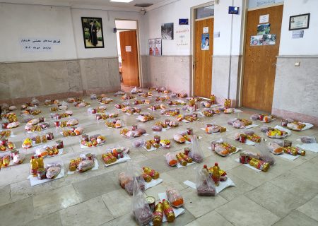 توزیع بیش از ۸۰ بسته معیشتی بین نیازمندان